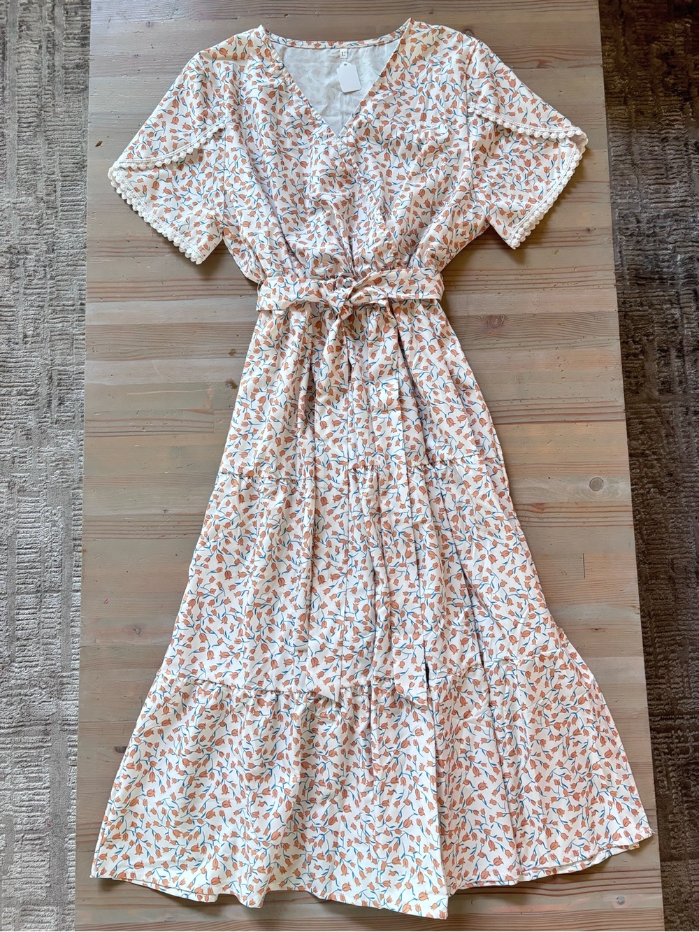 Cream Floral Print Short Sleeve Dress with Tie Waist - Size: Large